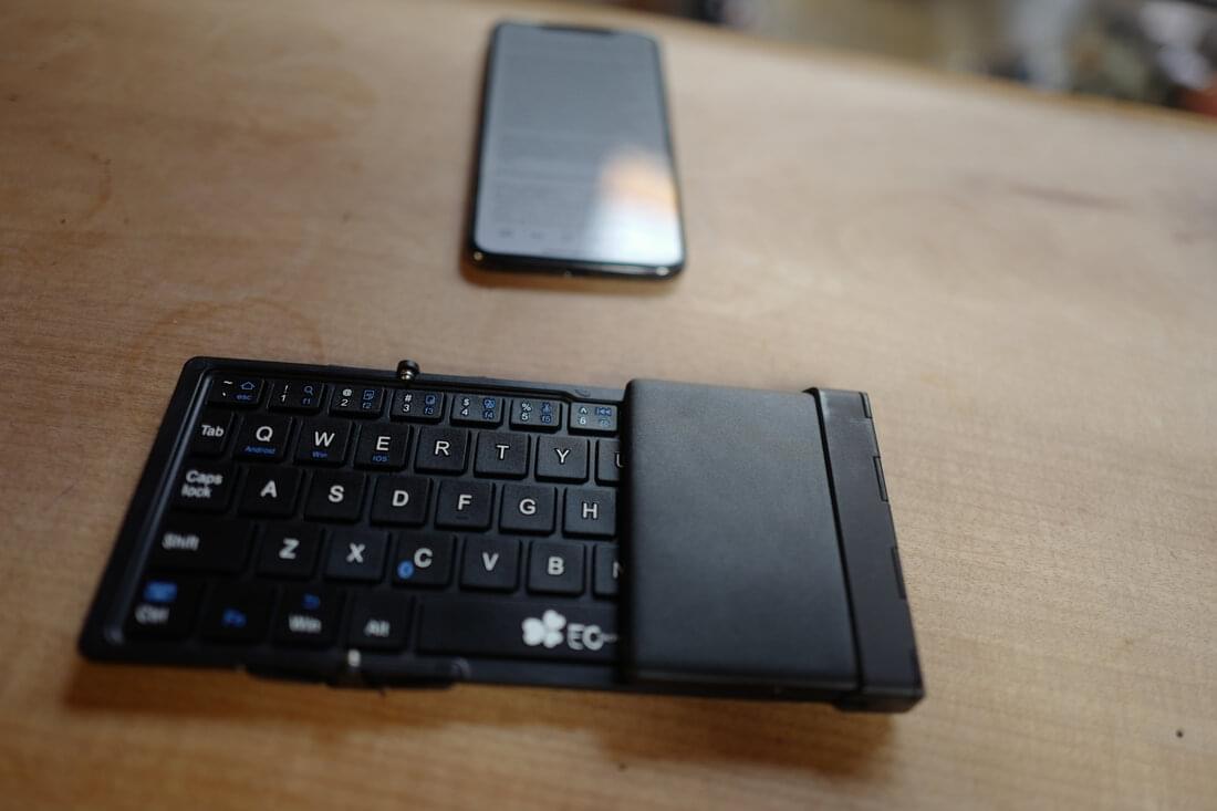 Folding keyboard